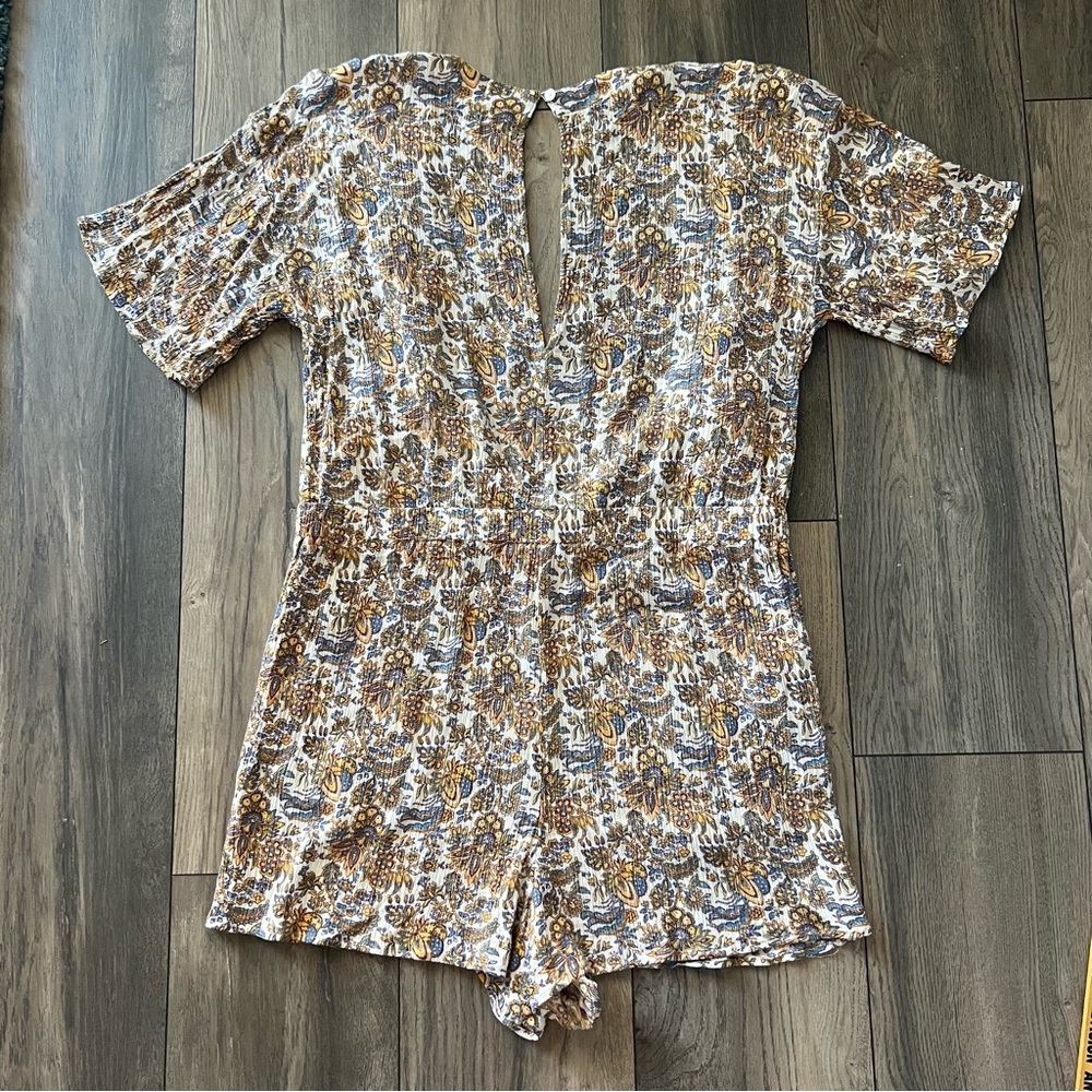 Loft Beach Paisley Print Romper Large - Picture 7 of 11